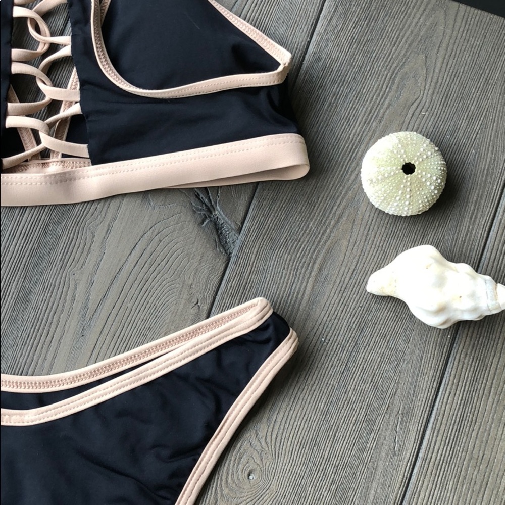 L space bikini - Picture 7 of 7